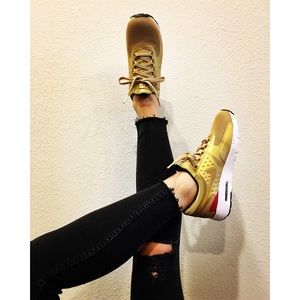 Nike Air Max Zero QS